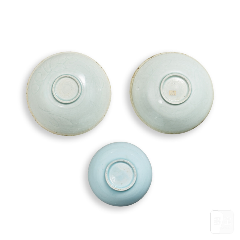 Three qingbai-glazed bowls, Southern Song dynasty | 南宋 青白盌三件 - 图4